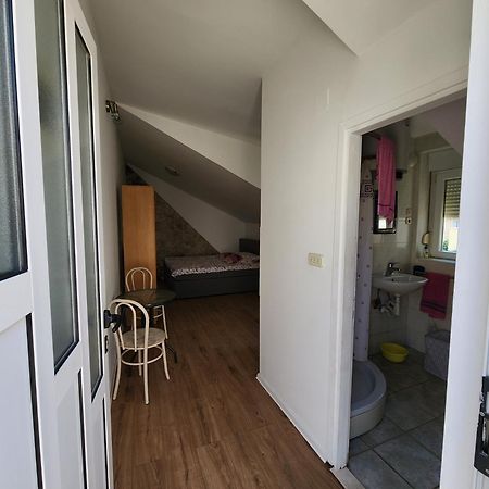 Apartmani Sole Vis Phòng bức ảnh