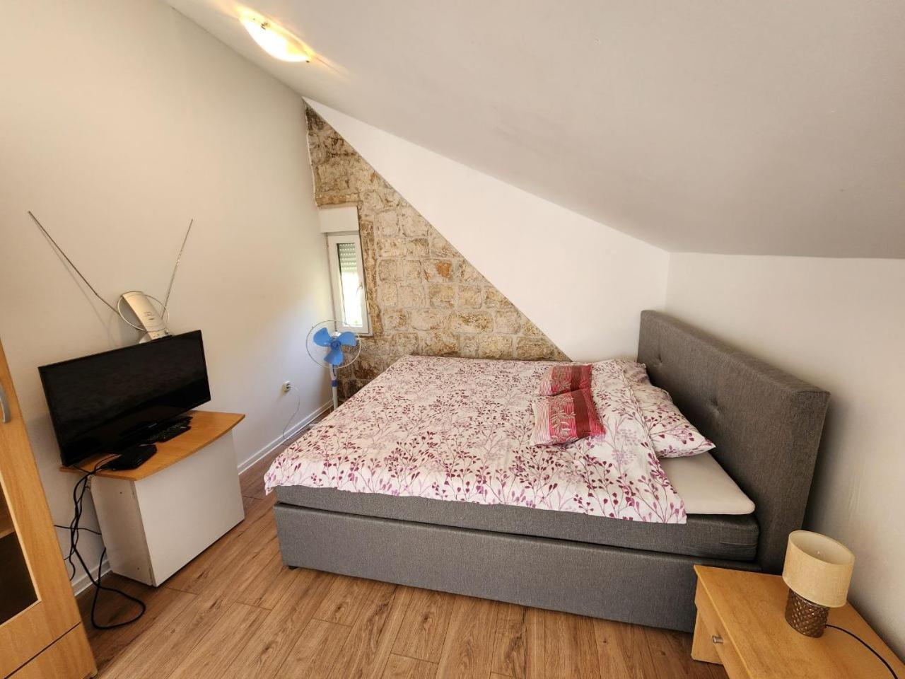 Apartmani Sole Vis Ngoại thất bức ảnh